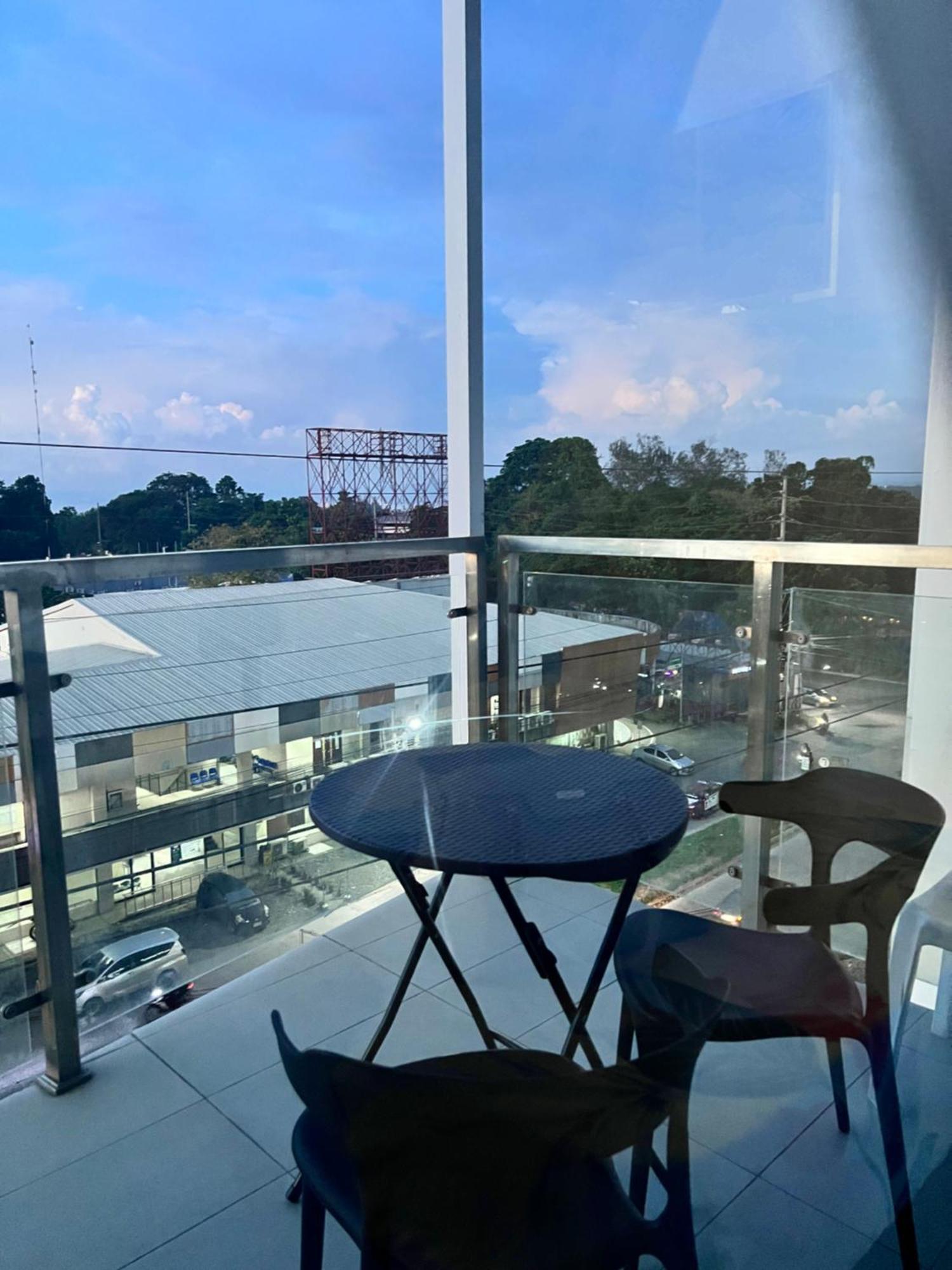 Condo At Primavera City Next To Sm Mall Cagayan de Oro Esterno foto